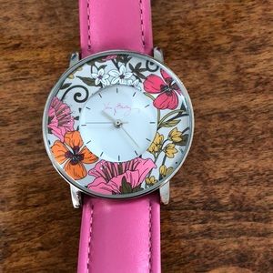 Vera Bradley new without tag. Very pretty print.